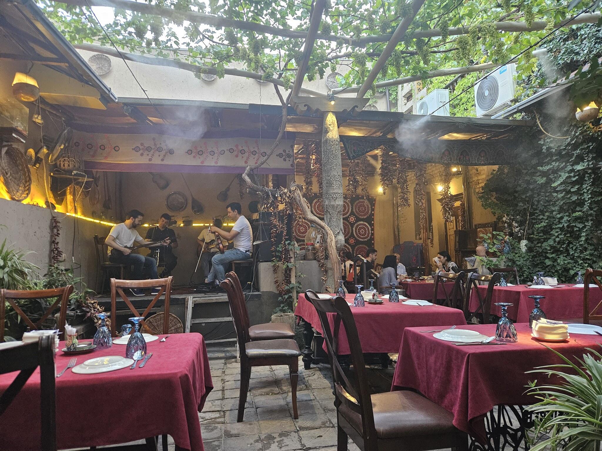 Restaurant Caravan